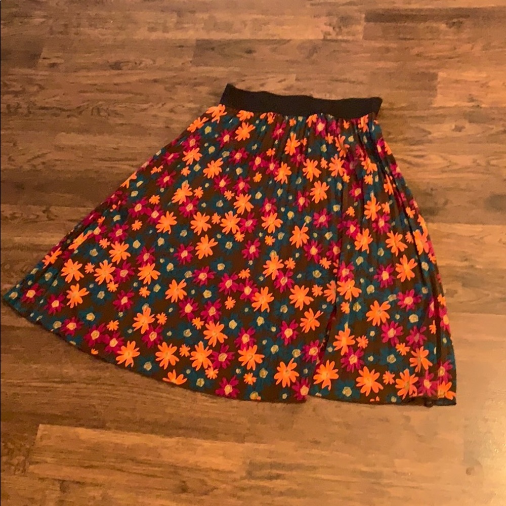 Lola skirt by Lularoe